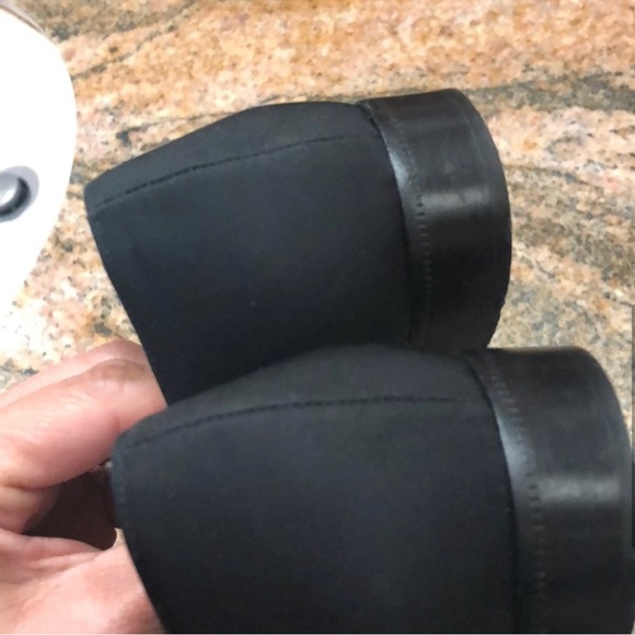 Hermes shoes. In good condition and you can wear any occasion. - Picture 4 of 8